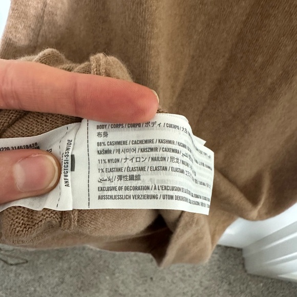 Abercrombie Cashmere Sweater Dress🤎 - Picture 5 of 5